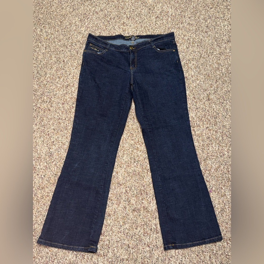 Women's South Pole size 18 Dark Blue Jeans, flare design on pockets
